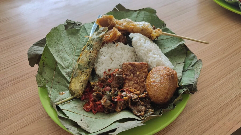 Empal Gentong hingga Nasi Jamblang: Ini 10 Makanan Khas Cirebon yang Bikin Lapar!